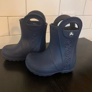 Crocs Unisex Handle It Rain Boots Navy Blue